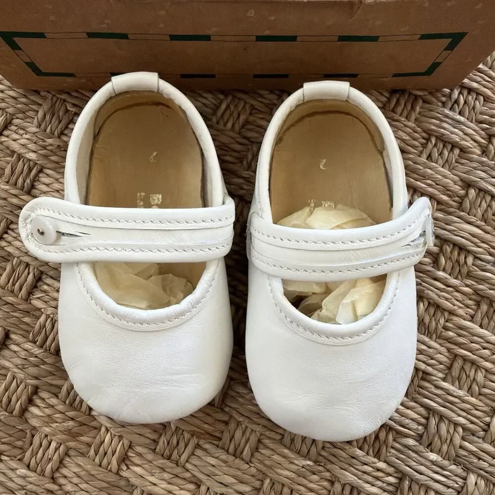 Vintage Bear Feet Baby Girl White Mary Jane Shoes Size 2